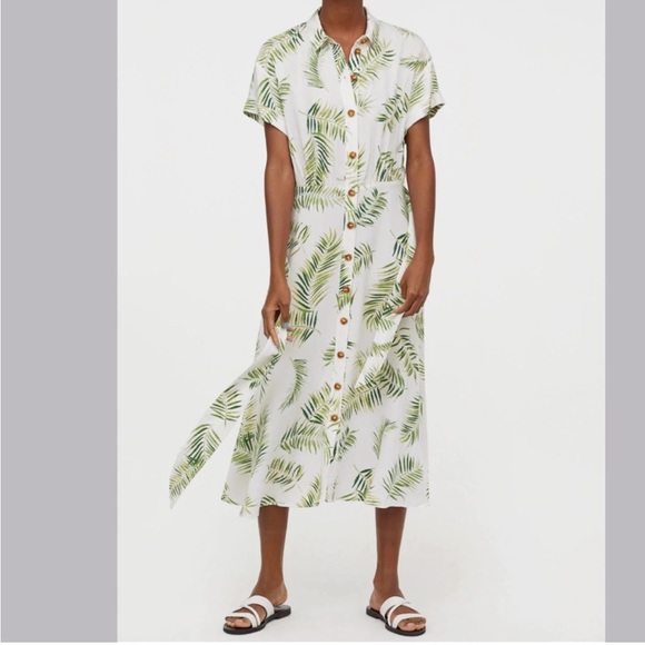 H&M Dresses & Skirts - H&M Dress Tropical Leaf Print Button-Down Size 10